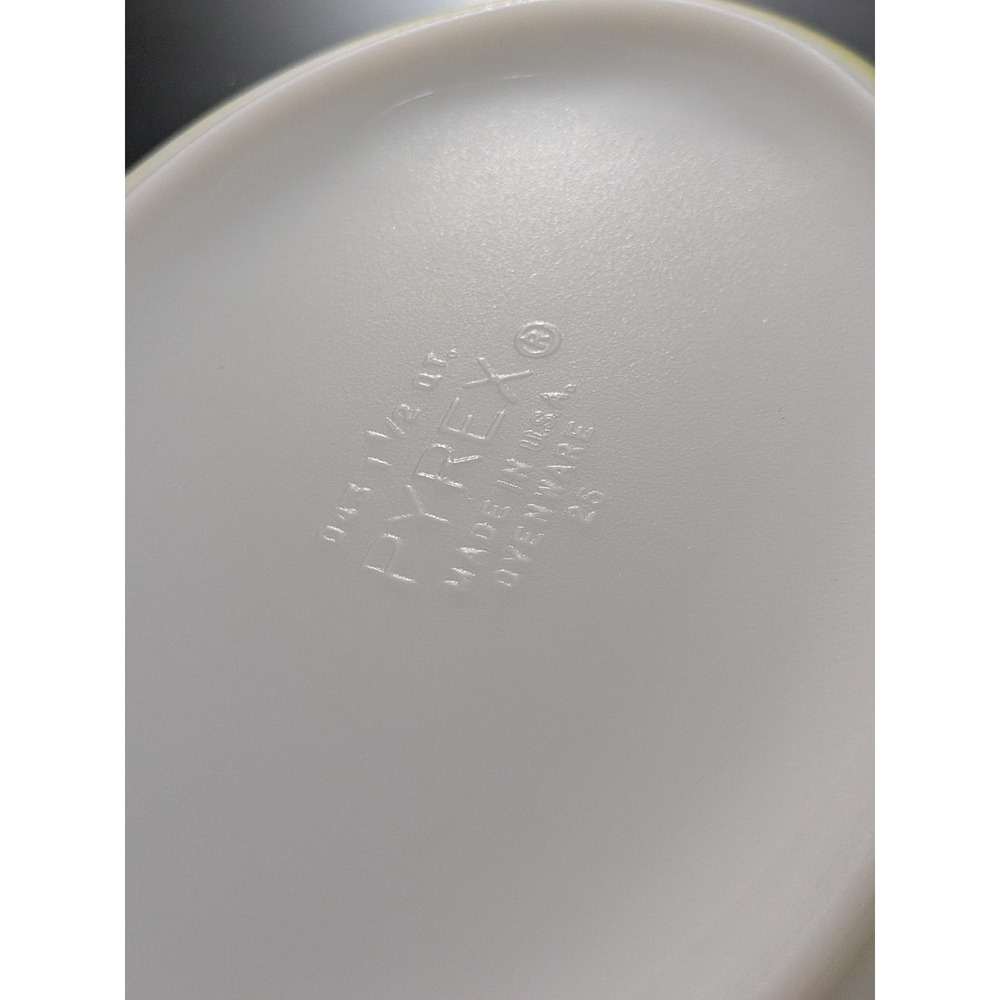 Vintage PYREX Lidded Casserole Dish Olive Green Model 043 1 1/2 Qt - Picture 8 of 14